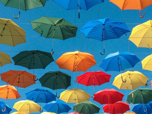 Boostez votre marque avec nos parapluies publicitaires